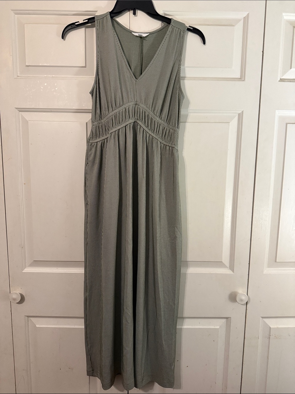 Time and Tru Olive V-Neck Sleeveless Maxi Dress